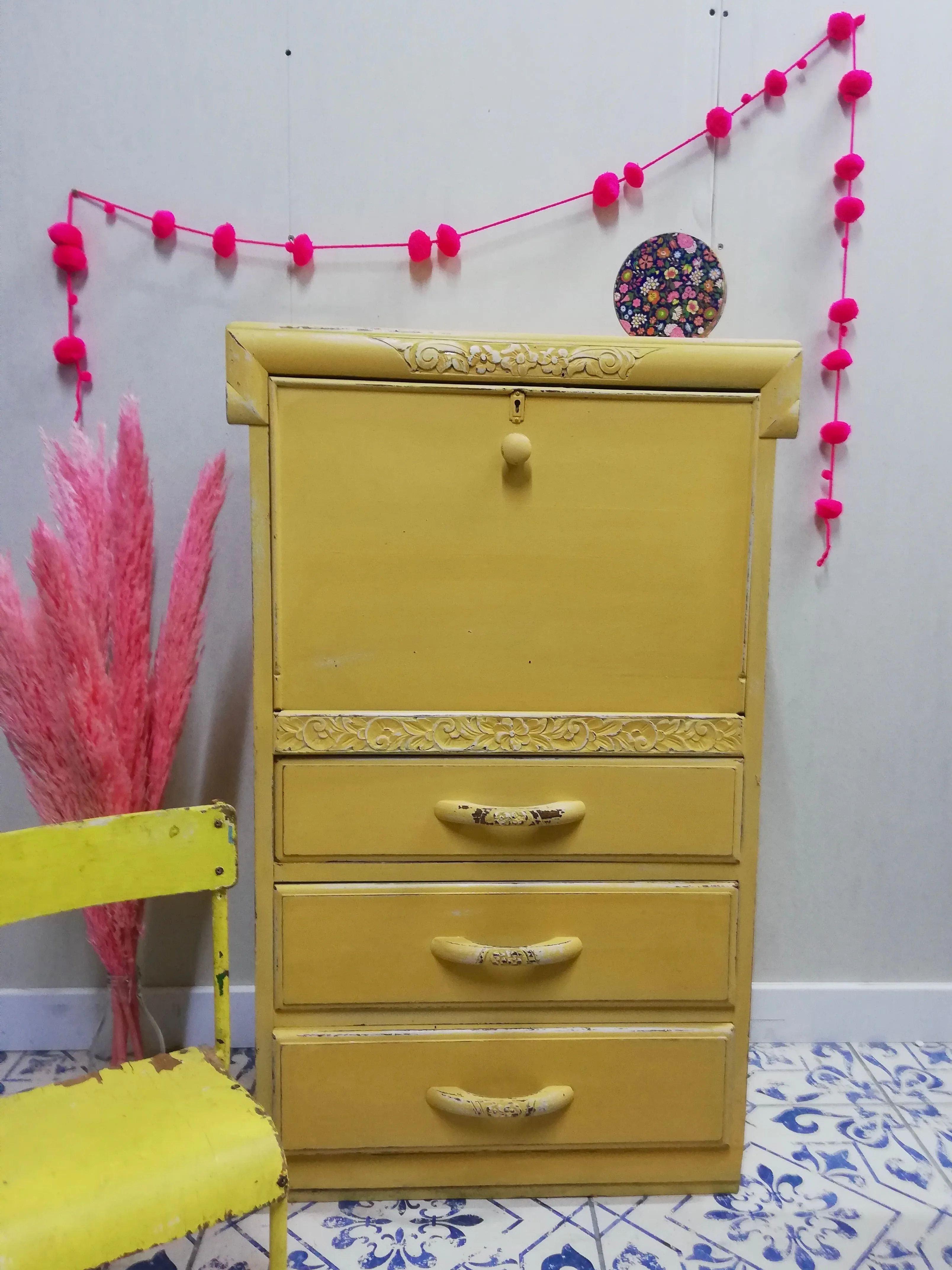 Child's desk / small storage unit