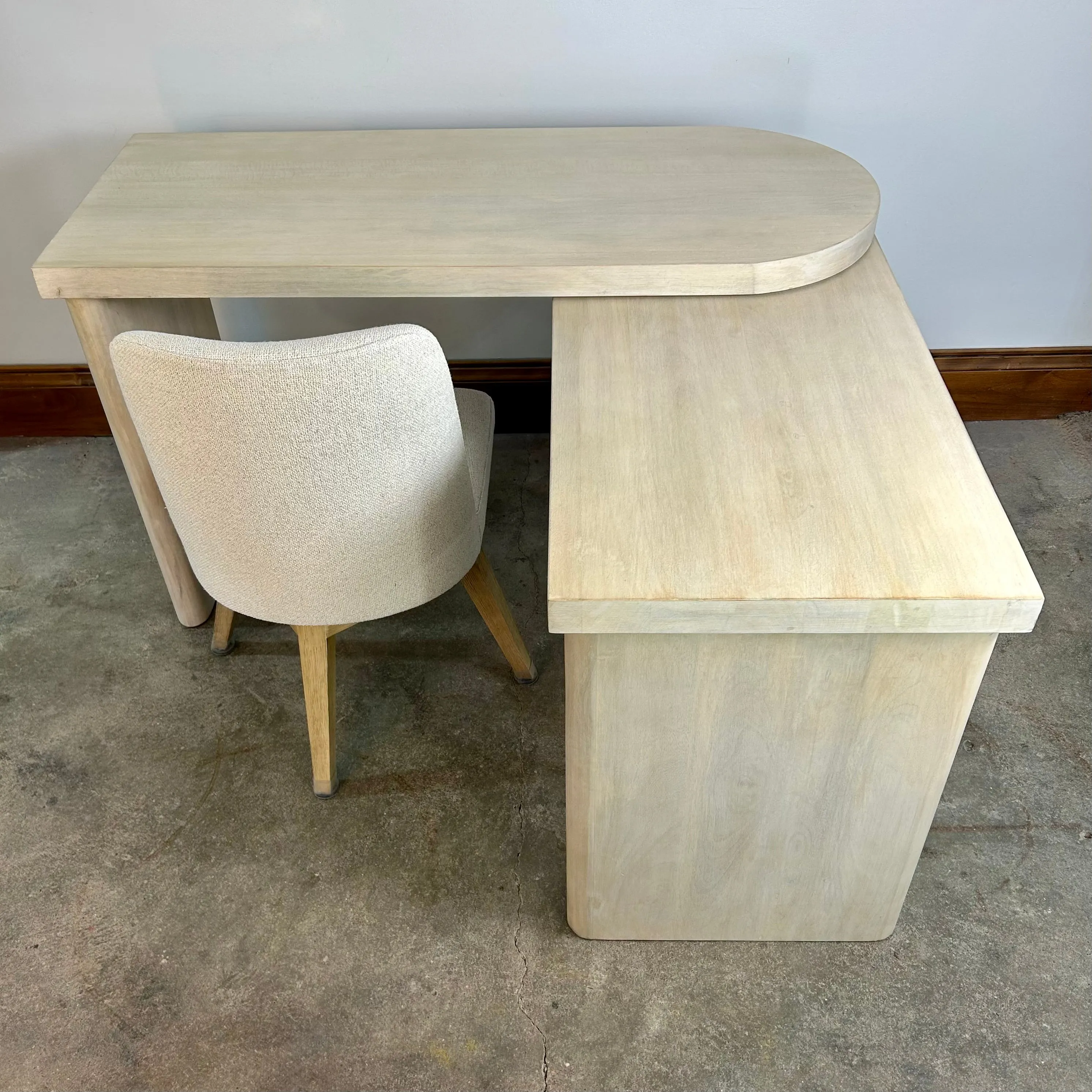 Pottery Barn Contemporary L Shape Desk, Ivory Tone, Swivel Chair, Set of Two